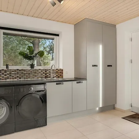 4 Bedroom Beautiful In * Блокхус