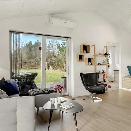 Дом отдыха 4 Bedroom Beautiful In Блокхус