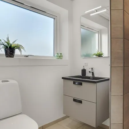 4 Bedroom Beautiful In * Блокхус