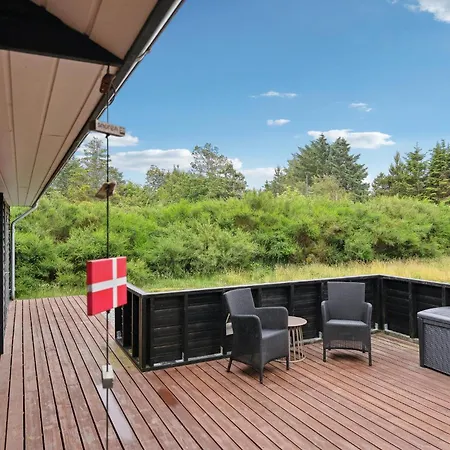 4 Bedroom Beautiful In *