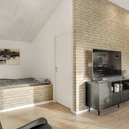 4 Bedroom Beautiful In Блокхус