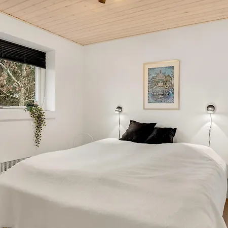 4 Bedroom Beautiful In Дом отдыха *